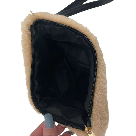 Blush Pink Faux Fur Wristlet Small Clutch Modern Cozy Chic Fun Night Out Plush - Picture 5 of 6